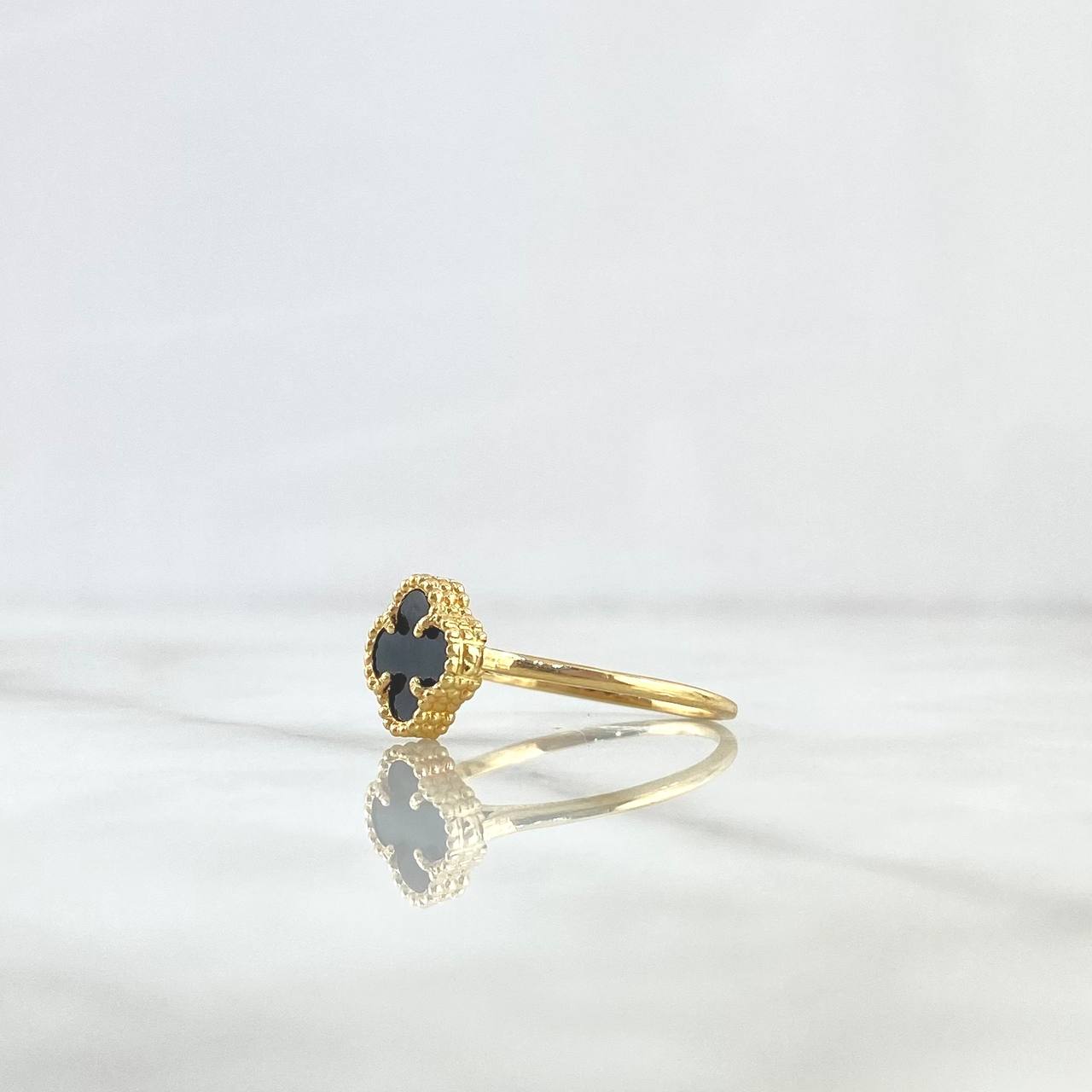 Anillo Trebol VCyA 1.85gr / T7 1/2 / Onix Negro Punteado Oro Amarillo 18K ©