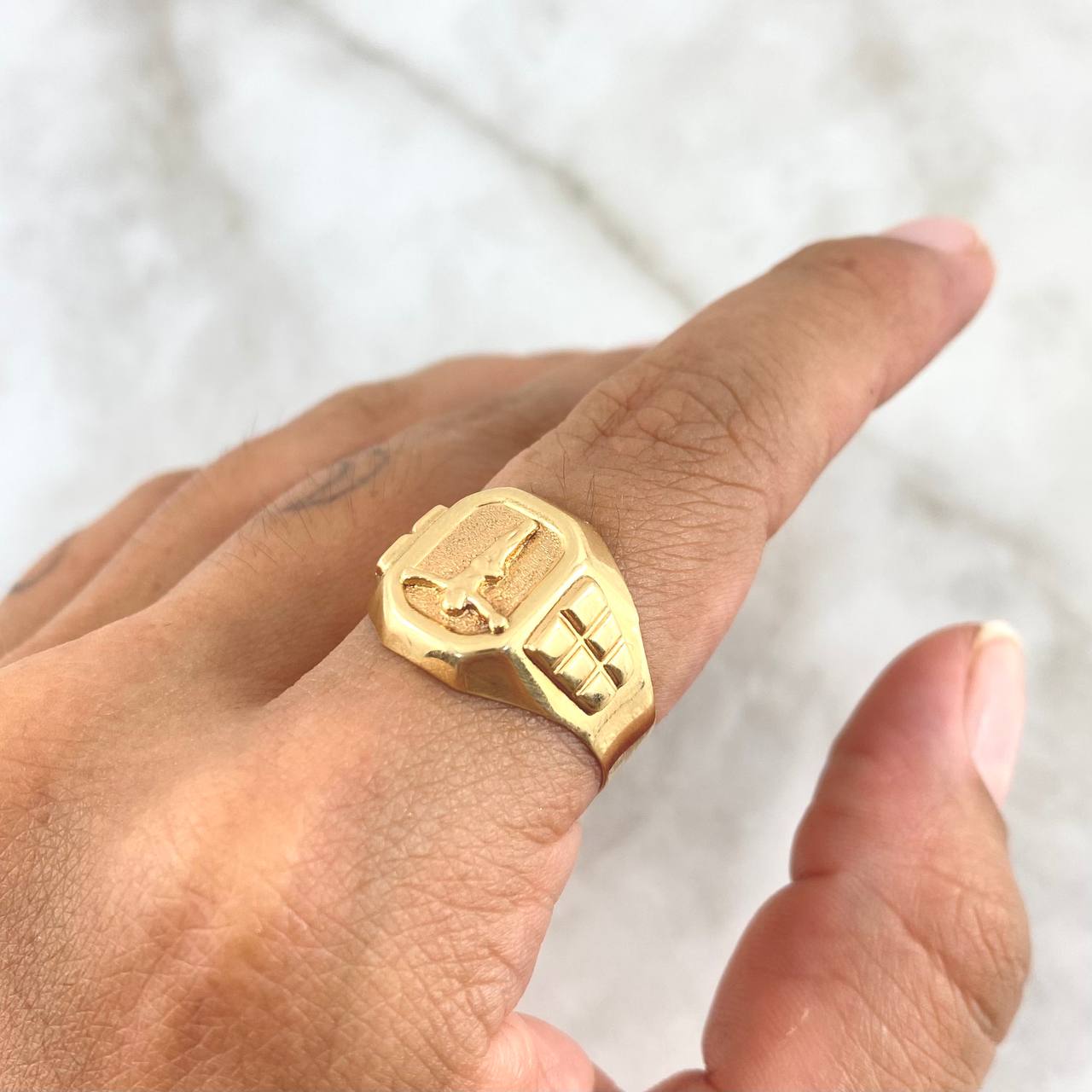 Anillo Cristo 3.3gr / T8 3/4 / Mate Oro Amarillo