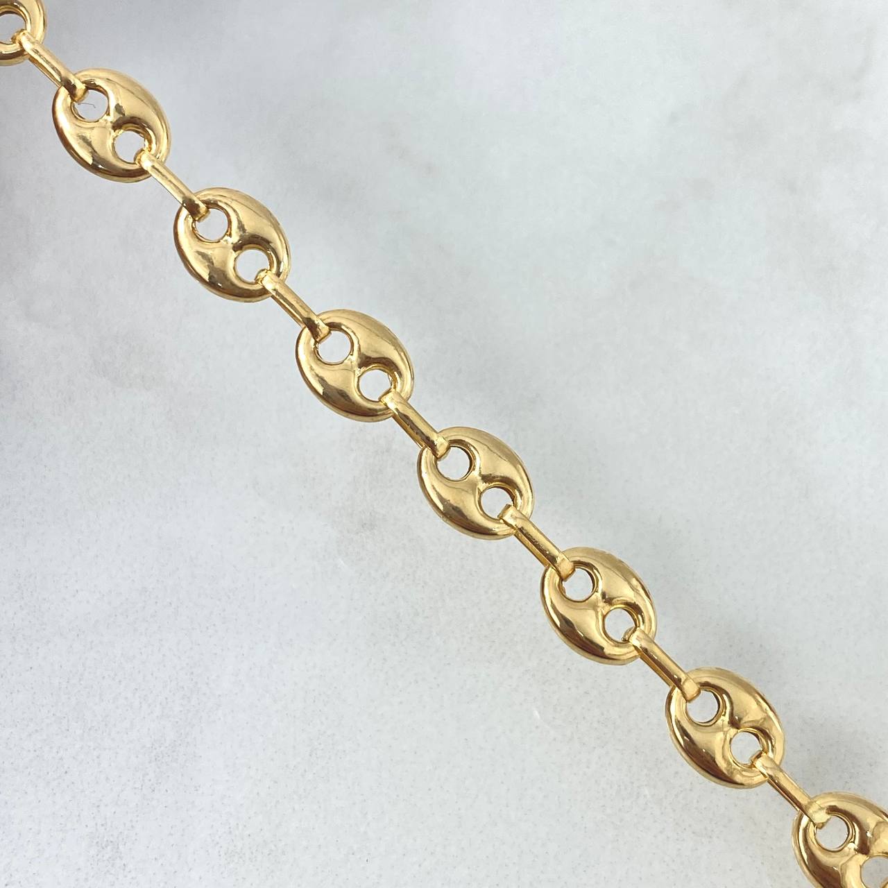 Pulso GC 5.85gr / 21.6cm / 6.7mm Lisa Oro Amarillo 18K $