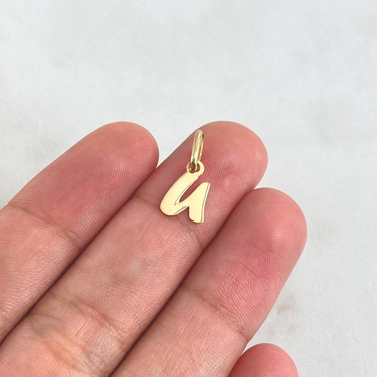 Dije Letra U Cursiva 0.45gr / 1.7cm / Lisa Oro Amarillo 18K