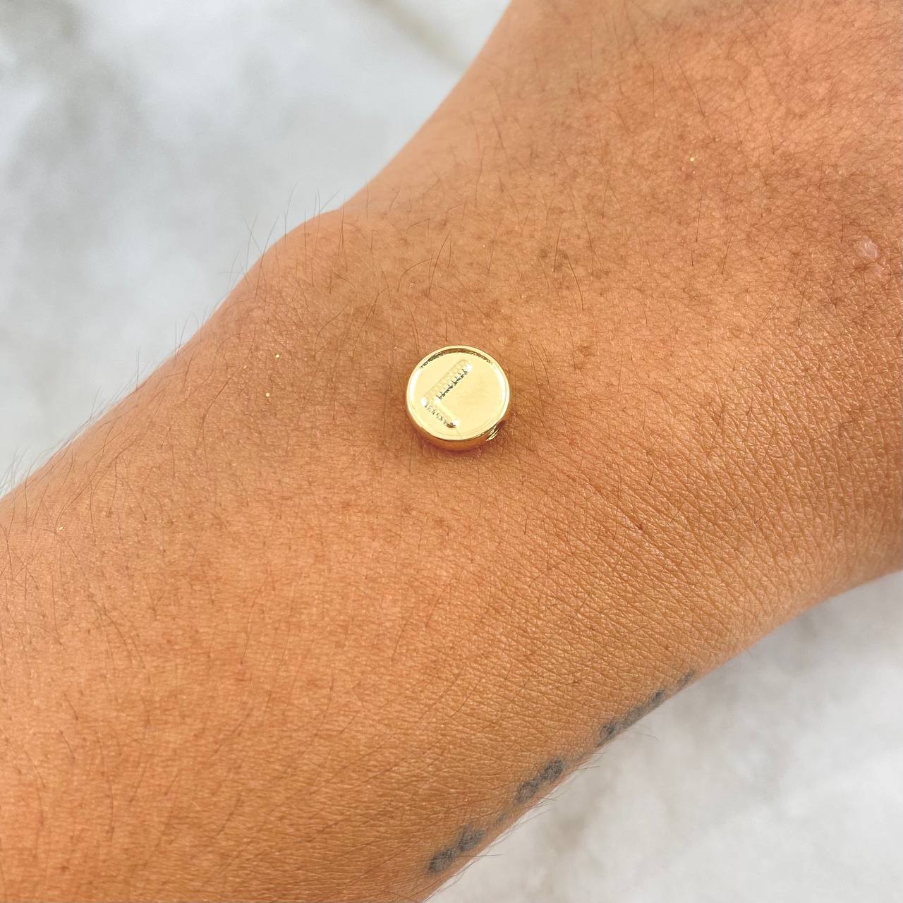 Herraje Letra L Tambor 0.25gr / 0.8cm / Doble Faz Oro Amarillo