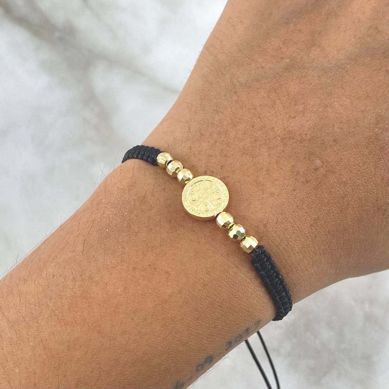 Pulsera Negra San Benito 1.35gr / 4mm Bolas Discoteca 6 Und Oro Amarillo