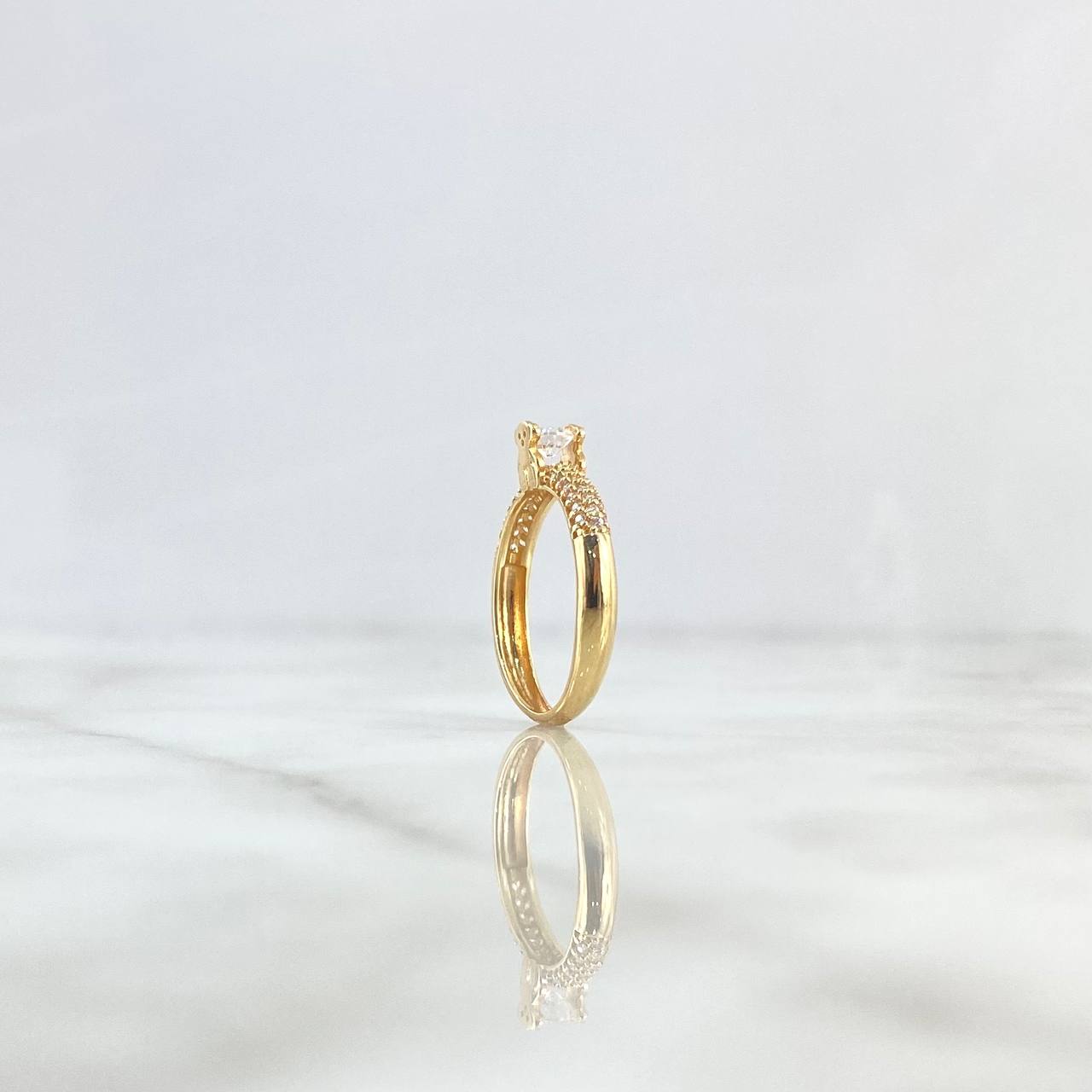 Anillo Solitario Oso TS 2.5gr / T6 / Circones Blancos Oro Amarillo