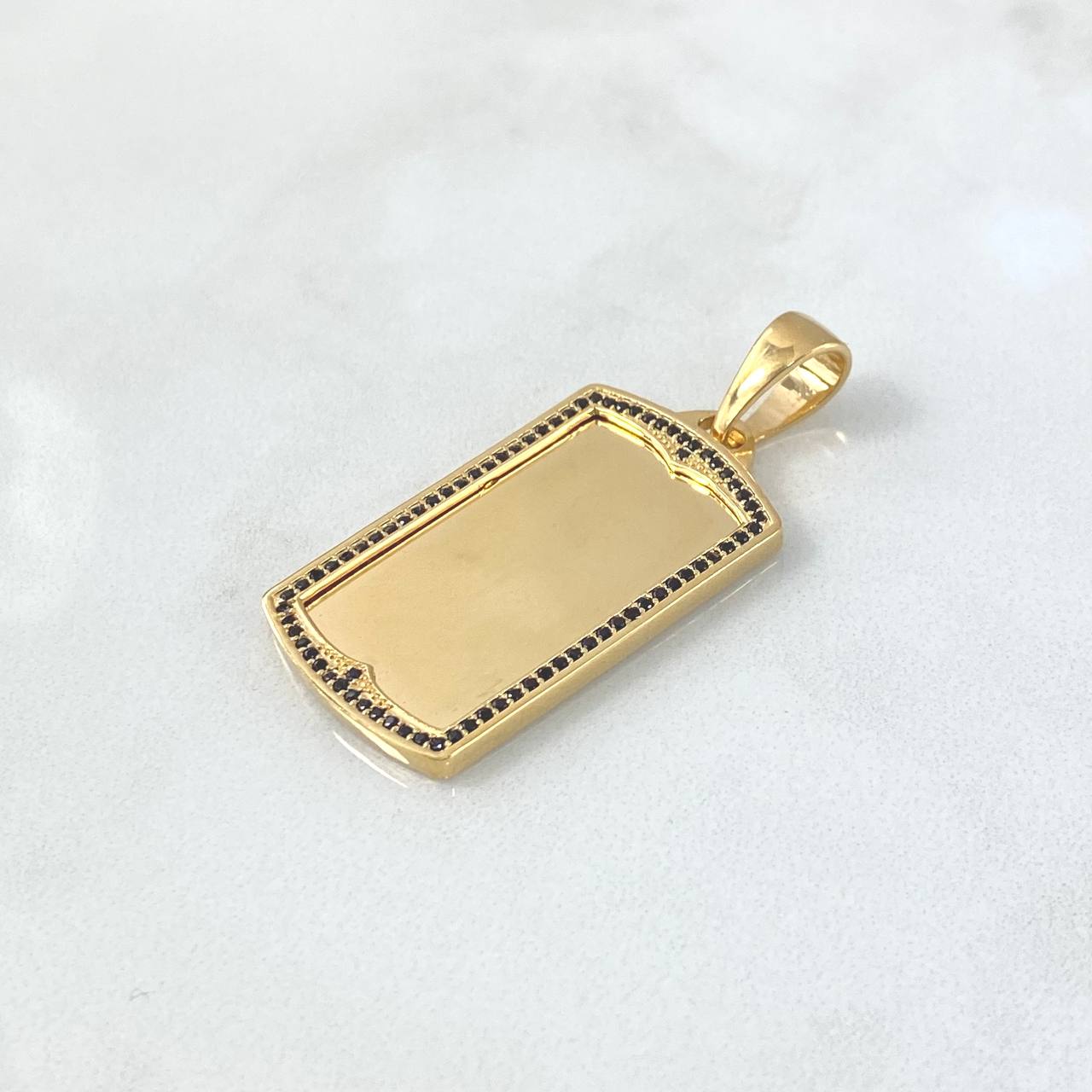 Dije Placa Rectangular 7.65gr / 4.2cm / Circones Negros Oro Amarillo *