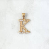 Dije Letra K 3.7gr / 3.2cm / Circones Blancos Oro Amarillo