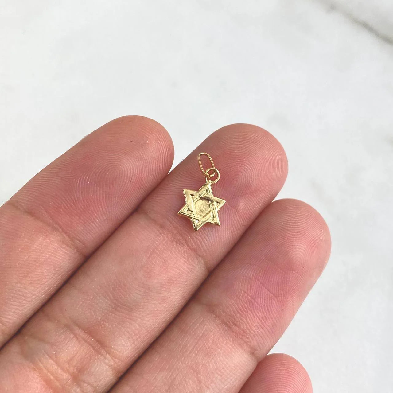 Dije Estrella De David 0.2 g / 1.5 cm Oro Amarillo 18K