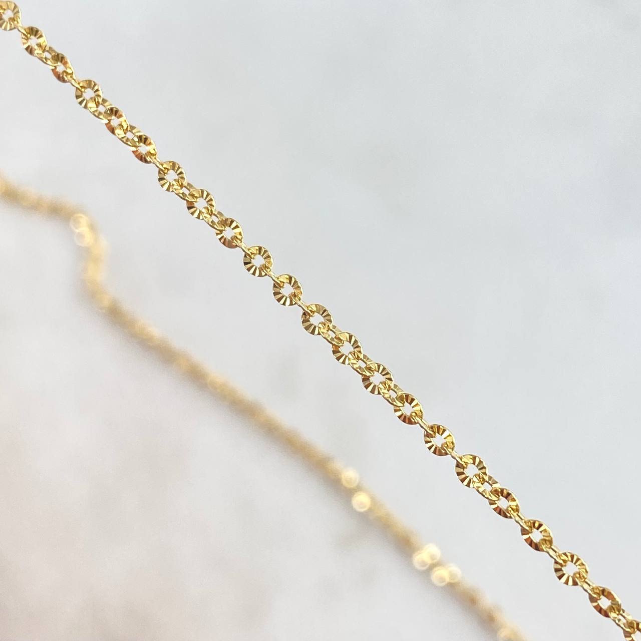 Cadena Aro Seguido 2.35gr / 45cm / 1.7mm Diamantada Oro Amarillo +3