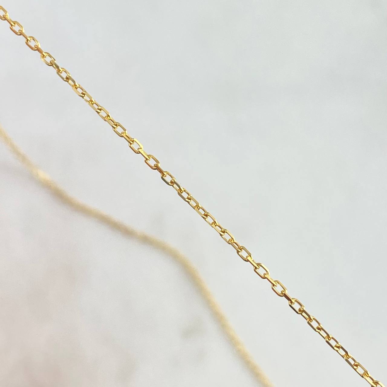 Cadena Aro Seguido 1.4gr / 45cm / 1mm Cuadrada Oro Amarillo +3