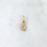 Dije Letra G Silueta 0.45gr / 1.6cm / Circones Blancos Oro Amarillo 18K