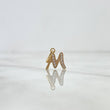 Dije Letra M Cursiva 0.55gr / 1.6cm / Circones Blancos Oro Amarillo