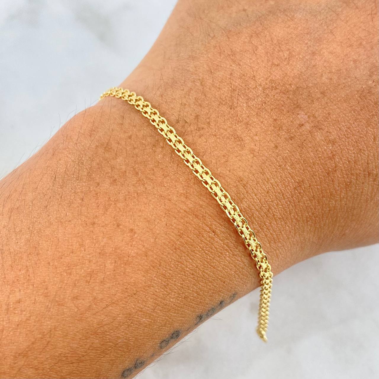 Pulso Chino 2gr / 18.5cm / 2.2mm +1  Oro Amarillo 18K *