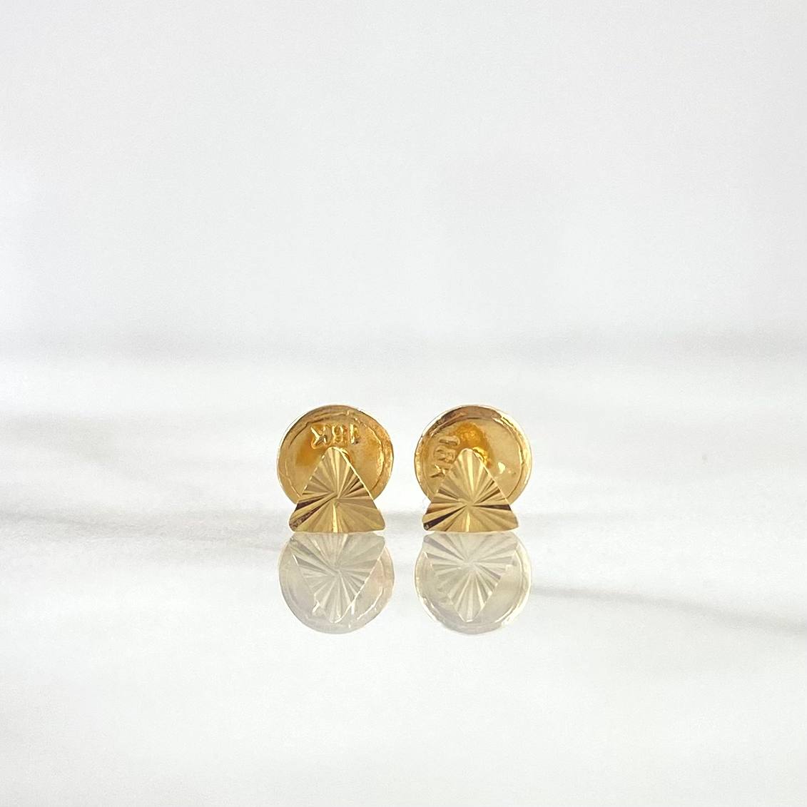 Topos Triangulo 0.4gr / 4mm Diamantado Oro Amarillo ©