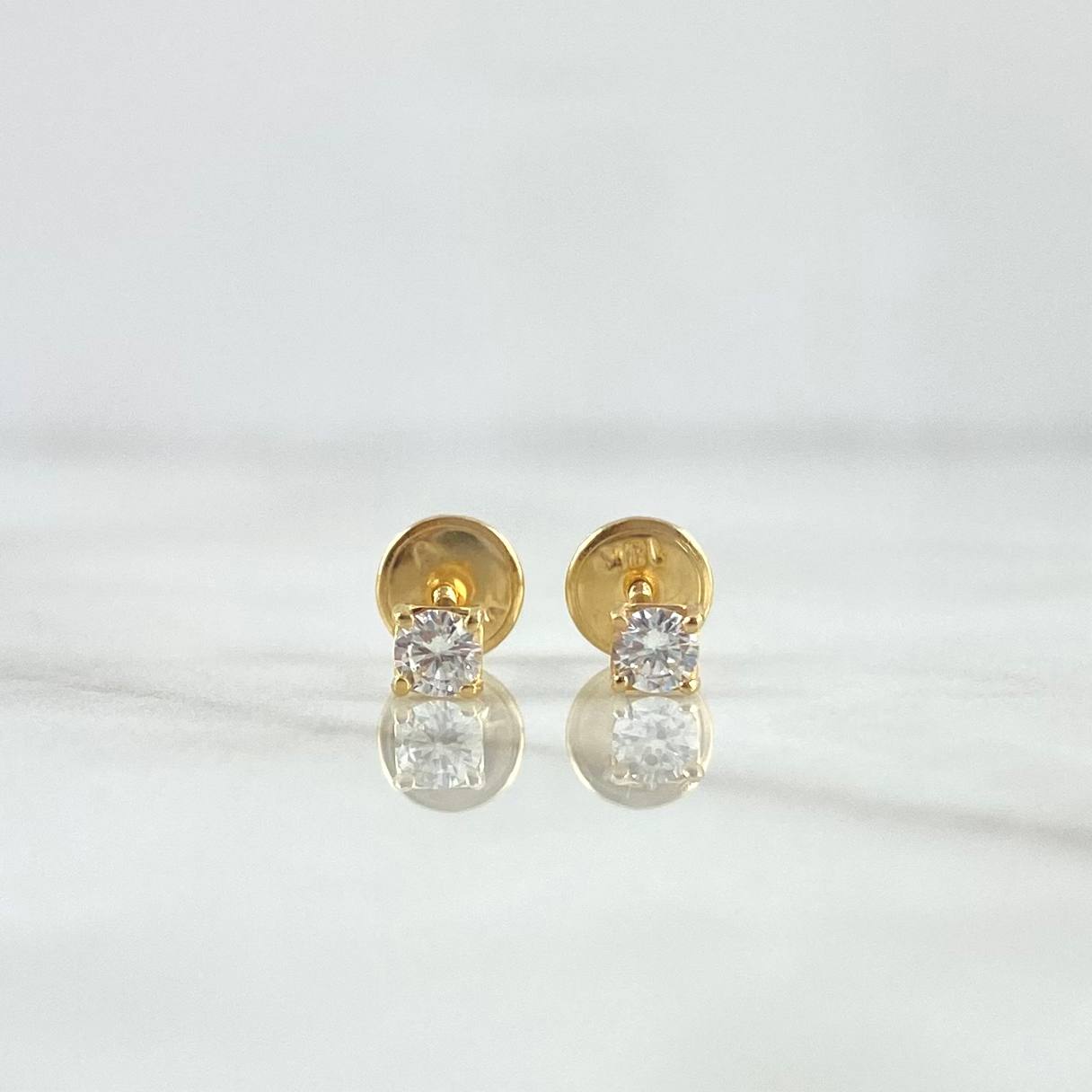Topos Cuatro Garras Cuadrado 0.7gr / 3mm Circon Blanco Oro Amarillo