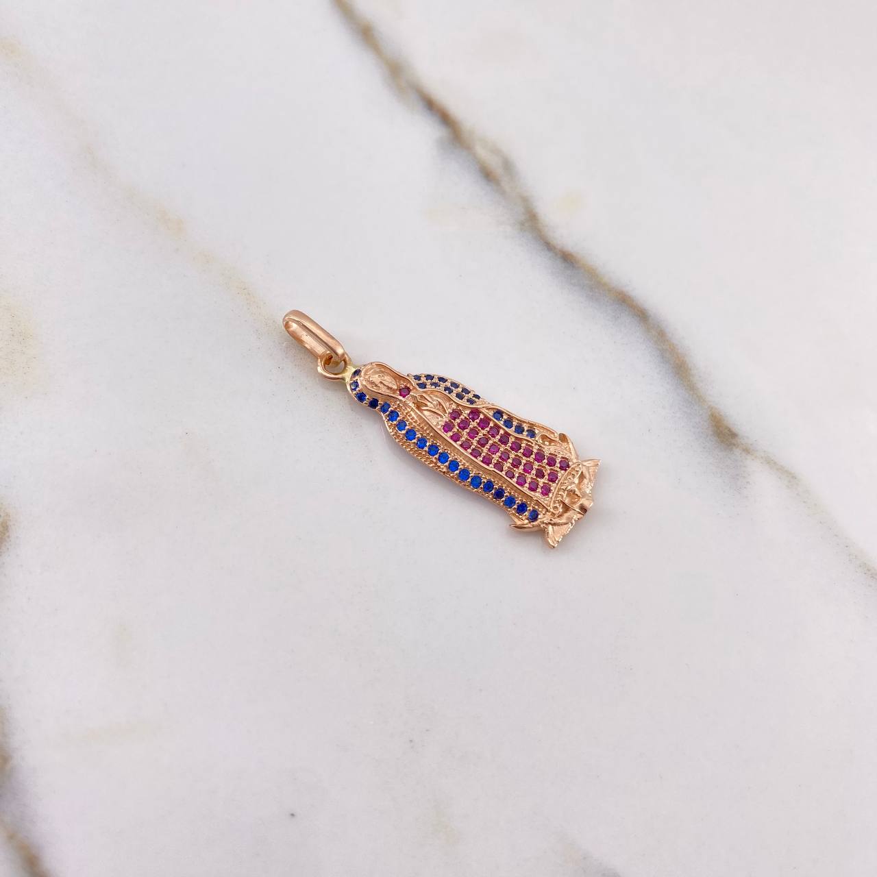 Dije Virgen de Guadalupe 2.75gr / 3.5cm / Circones Azules Fucsias Oro Rosa $