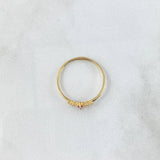 Anillo Solitario Marquesa  1gr / T8 1/4 / Circones Blancos Y Fucsia Oro Amarillo