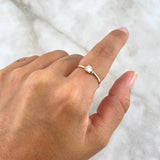 Anillo Solitario Coquette 1.4gr / T7 1/4 / Circones Blancos Oro Amarillo