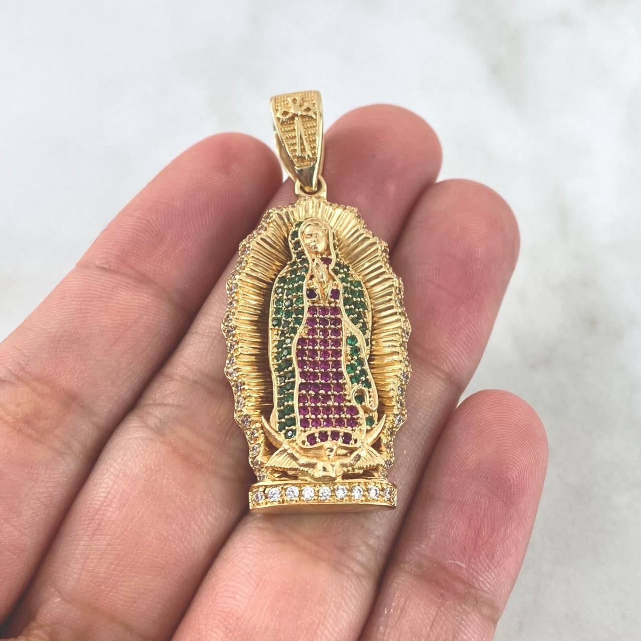 Dije Virgen de Guadalupe 10.6gr / 4.6cm / Circones Blancos Verdes Fucsias Oro Amarillo