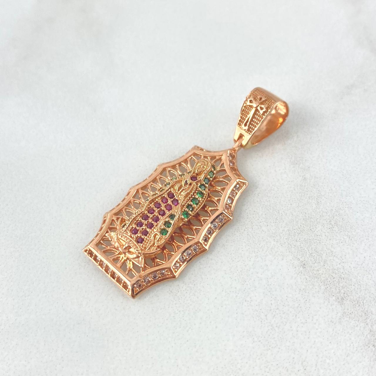 Dije Virgen de Guadalupe 4.55gr / 3.7cm / Circones Blancos Verdes Y Fucsias Oro Rosa ©