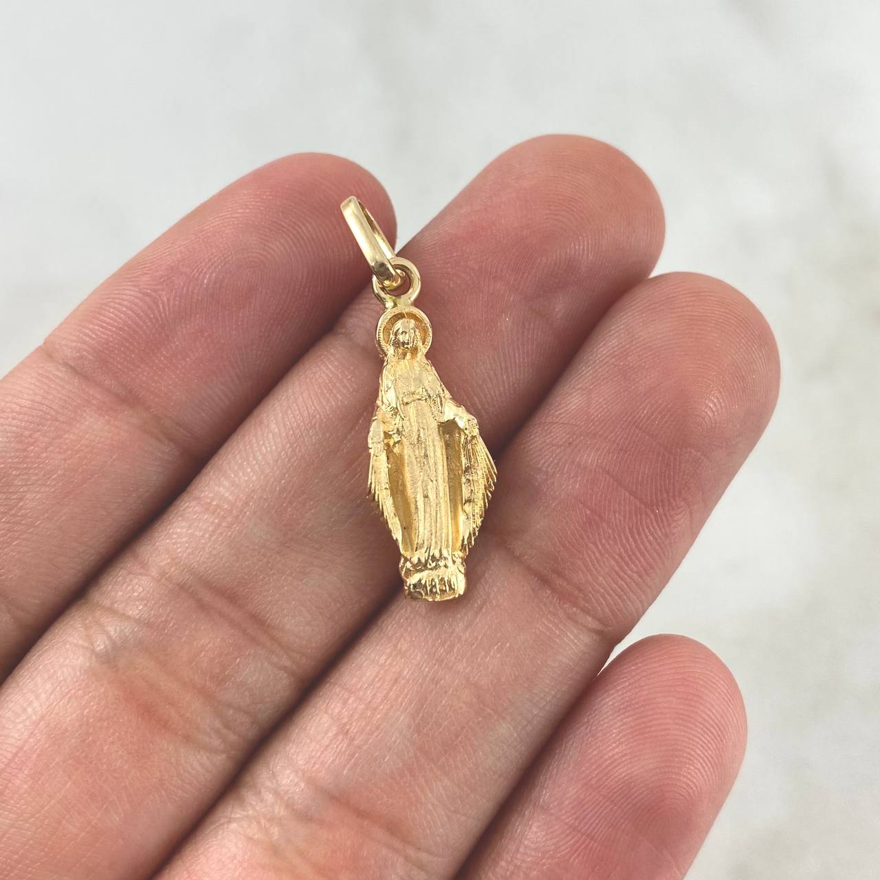 Dije Virgen Milagrosa 2gr / 2.8cm / Silueta Mate Oro Amarillo