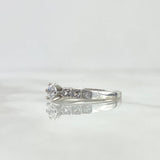 Anillo Solitario Escalonado 2.45gr / T5 / Circones Blancos Oro Blanco