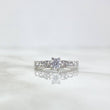 Anillo Solitario Escalonado 2.45gr / T5 / Circones Blancos Oro Blanco