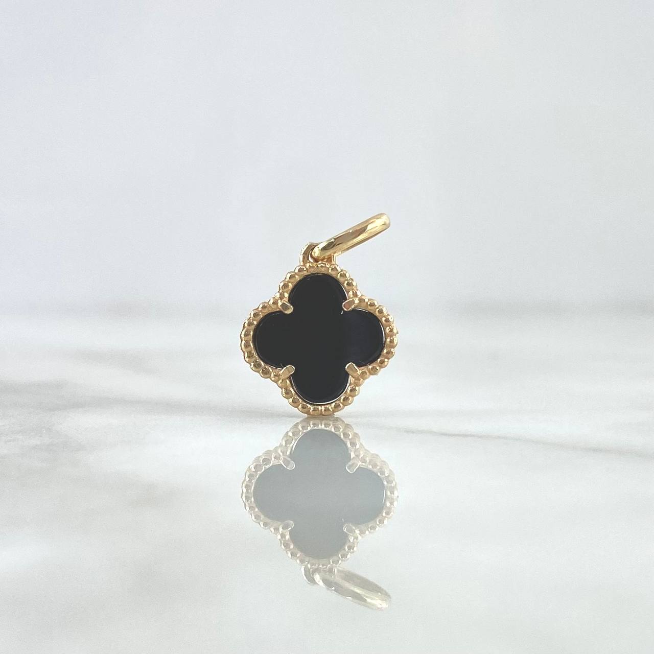 Dije Trébol VCyA 1.65gr / 1.9cm / 12mm Onix Negro Punteado Oro Amarillo Nac.Esp.