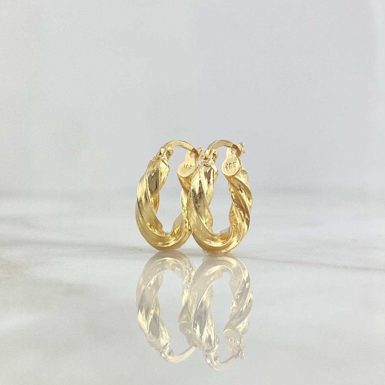 Candongas Moni 1.3gr / 1.6cm / Entorchadas Oro Amarillo 18K ©