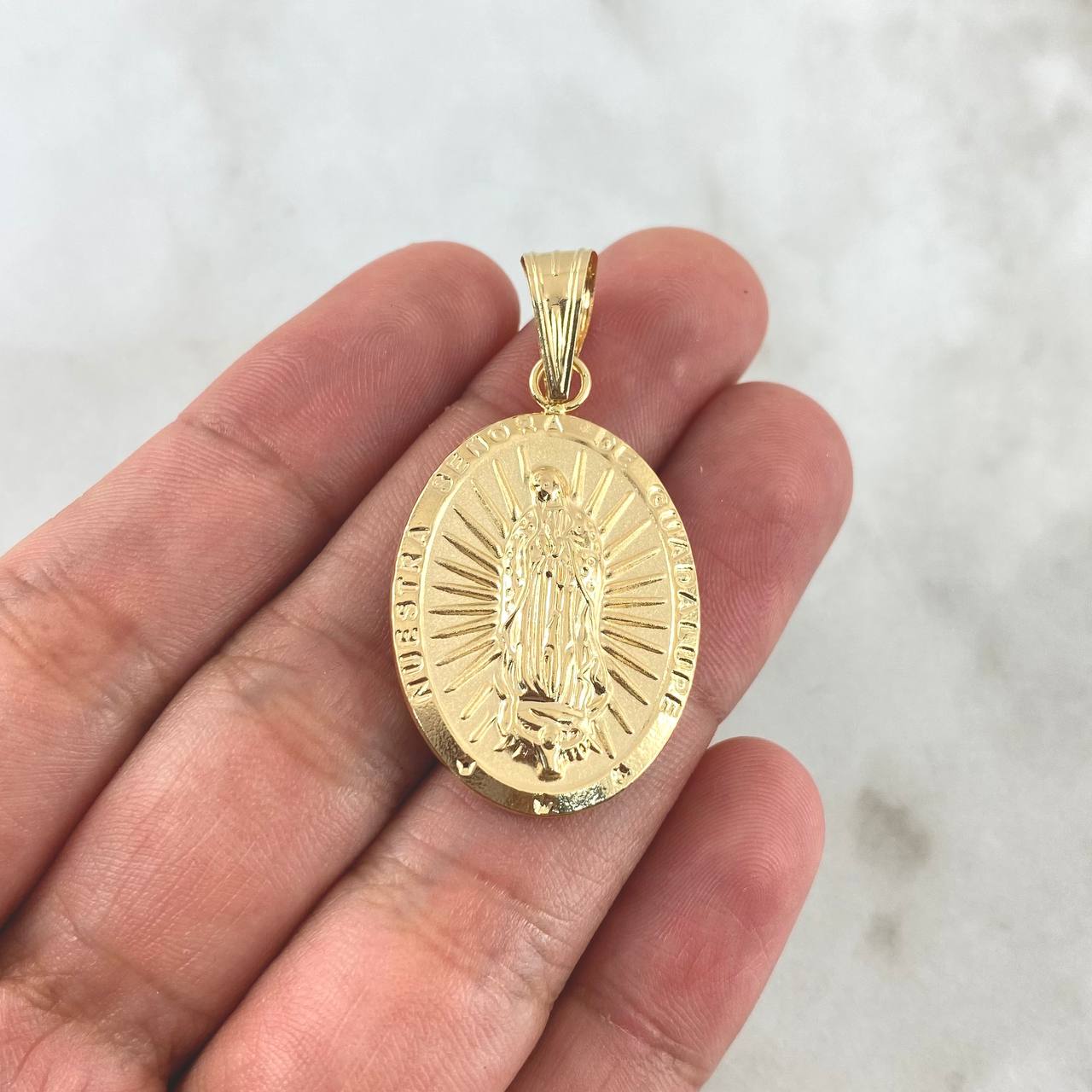 Dije Virgen de Guadalupe 3.35gr / 4cm / Troquelada Oro Amarillo