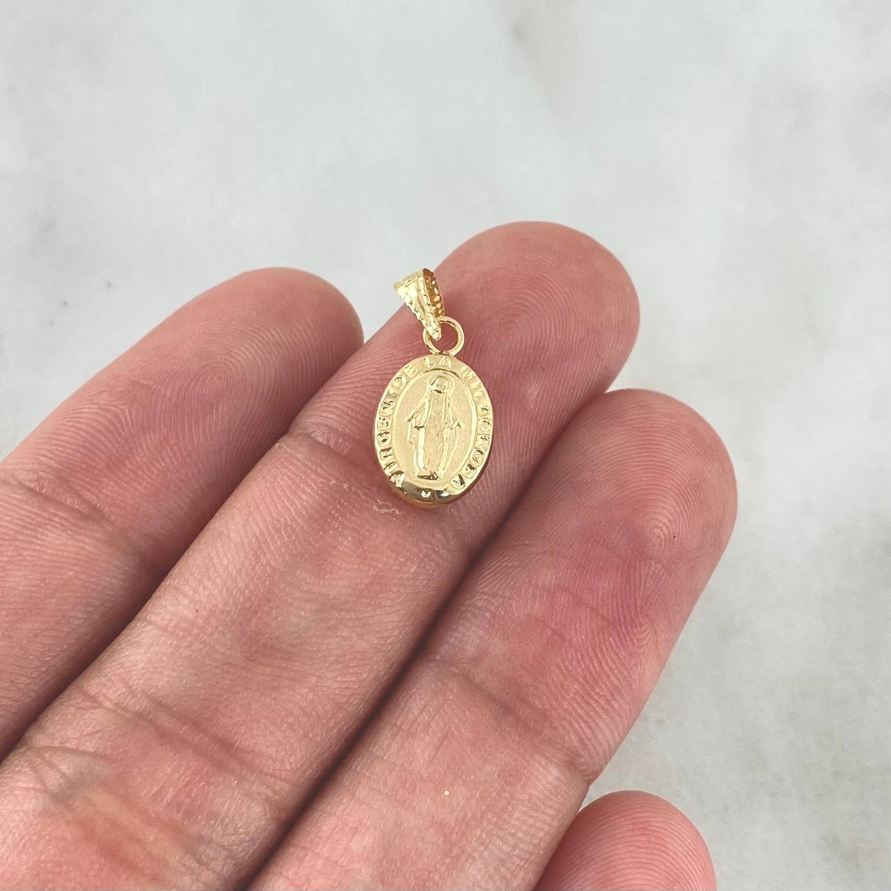Dije Virgen Milagrosa 0.45gr / 1.7cm / Troquelada Cargador Bordeado Oro Amarillo