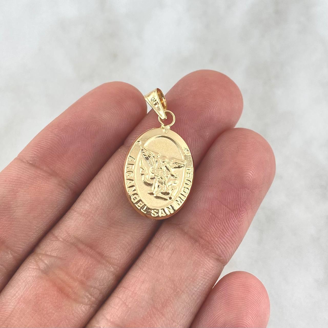 Dije San Miguel Arcángel 1.2gr / 2.6cm / Troquelado Oro Amarillo
