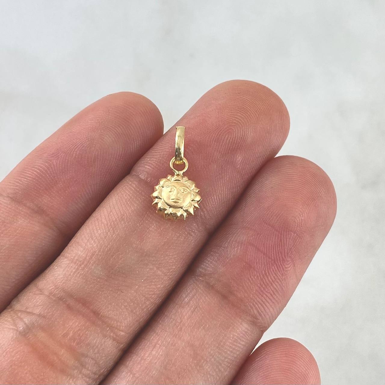 Dije Sol 0.3gr / 1.4cm / Troquelado Oro Amarillo