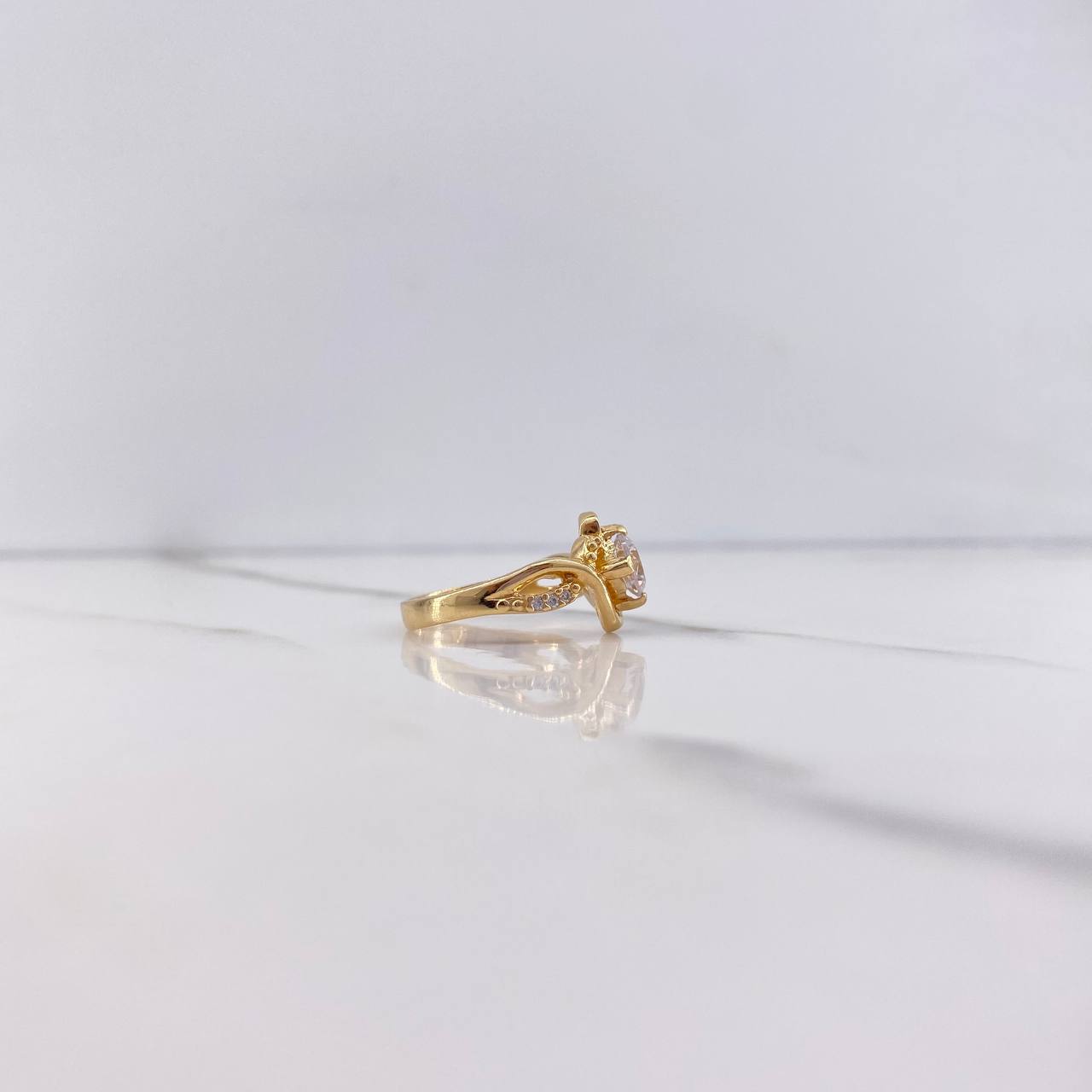 Anillo Solitario Lineas Cruzadas 4gr / T5 3/4 / Circones Blancos Oro Amarillo $