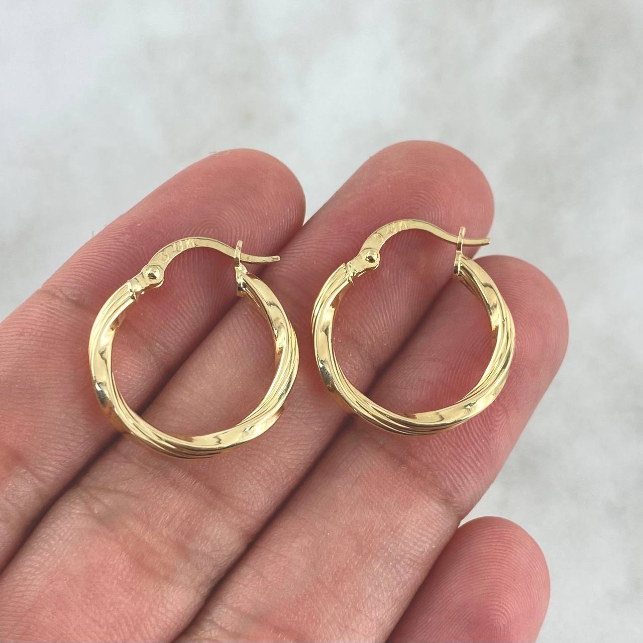 Candongas Mai 1.6gr / 2.1cm / Rayadas Oro Amarillo
