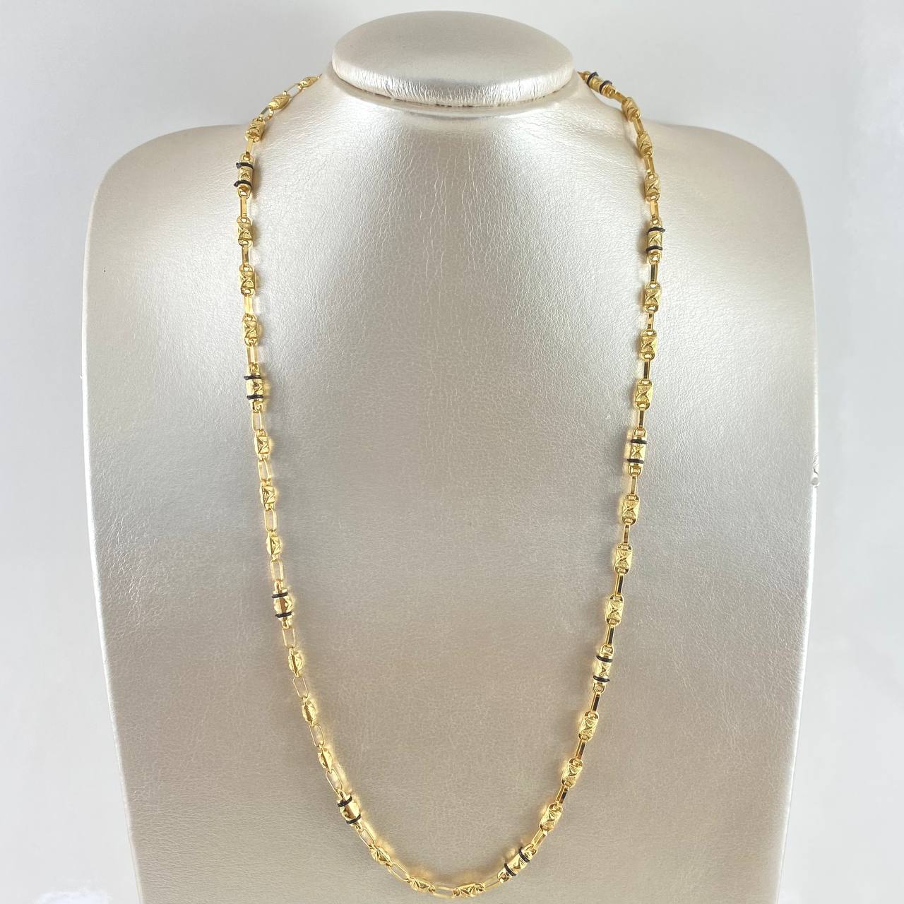 Cadena Rustica Barril Cruzado 13.02gr / 60cm / 4.5mm Cauchos Negros Oro Amarillo