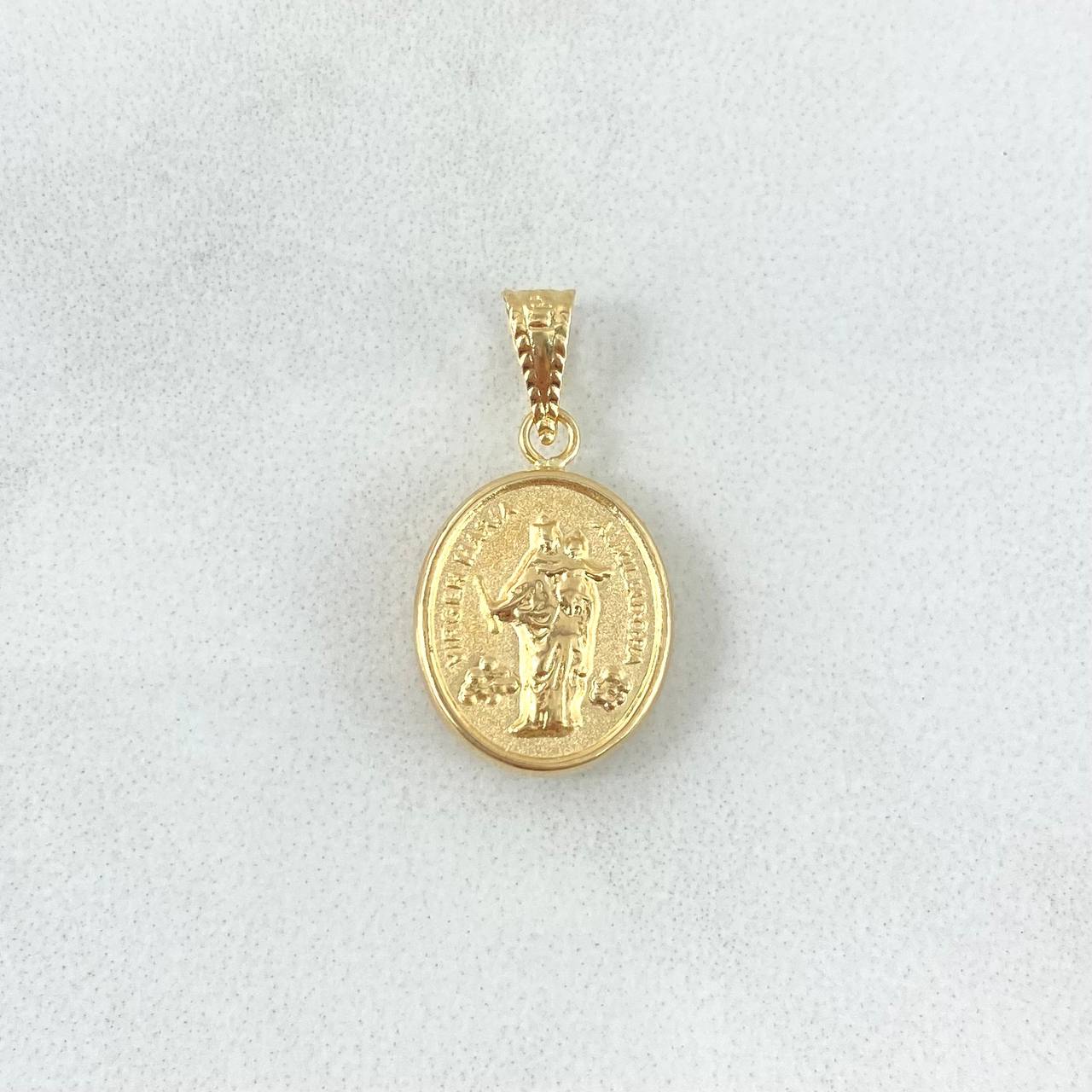 Dije Virgen María Auxiliadora 0.75gr / 2.1cm / Cargador Bordeado Oro Amarillo