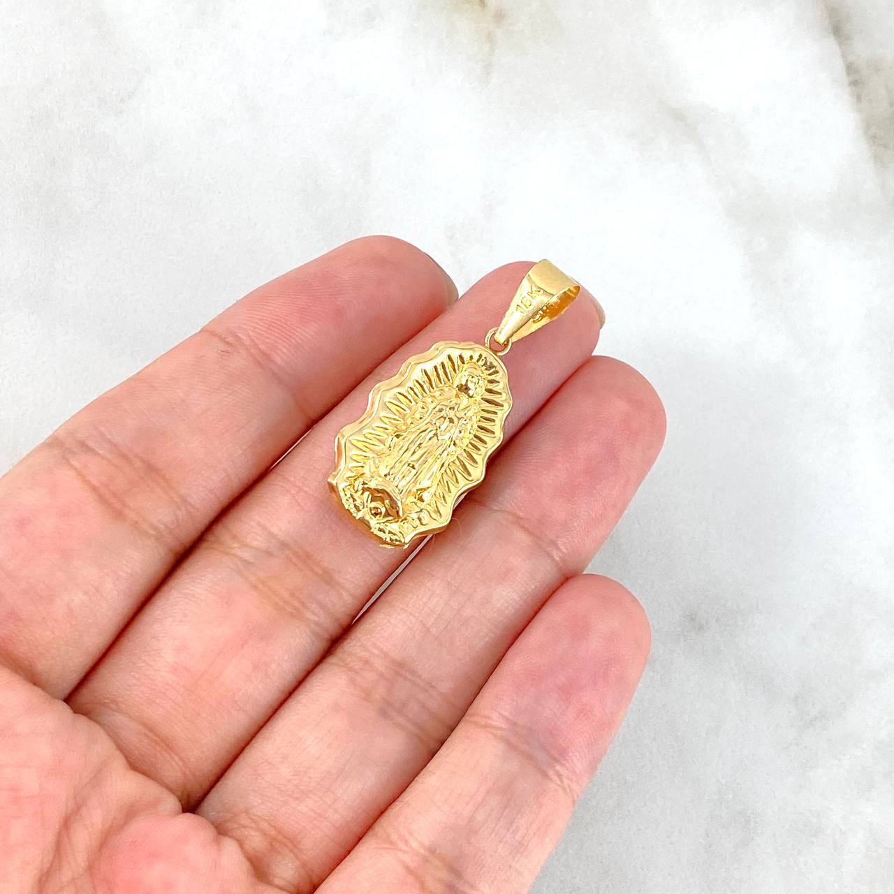 Dije Virgen de Guadalupe Silueta 1.65gr / 3.7cm / Troquelada - Cargador Liso Oro Amarillo