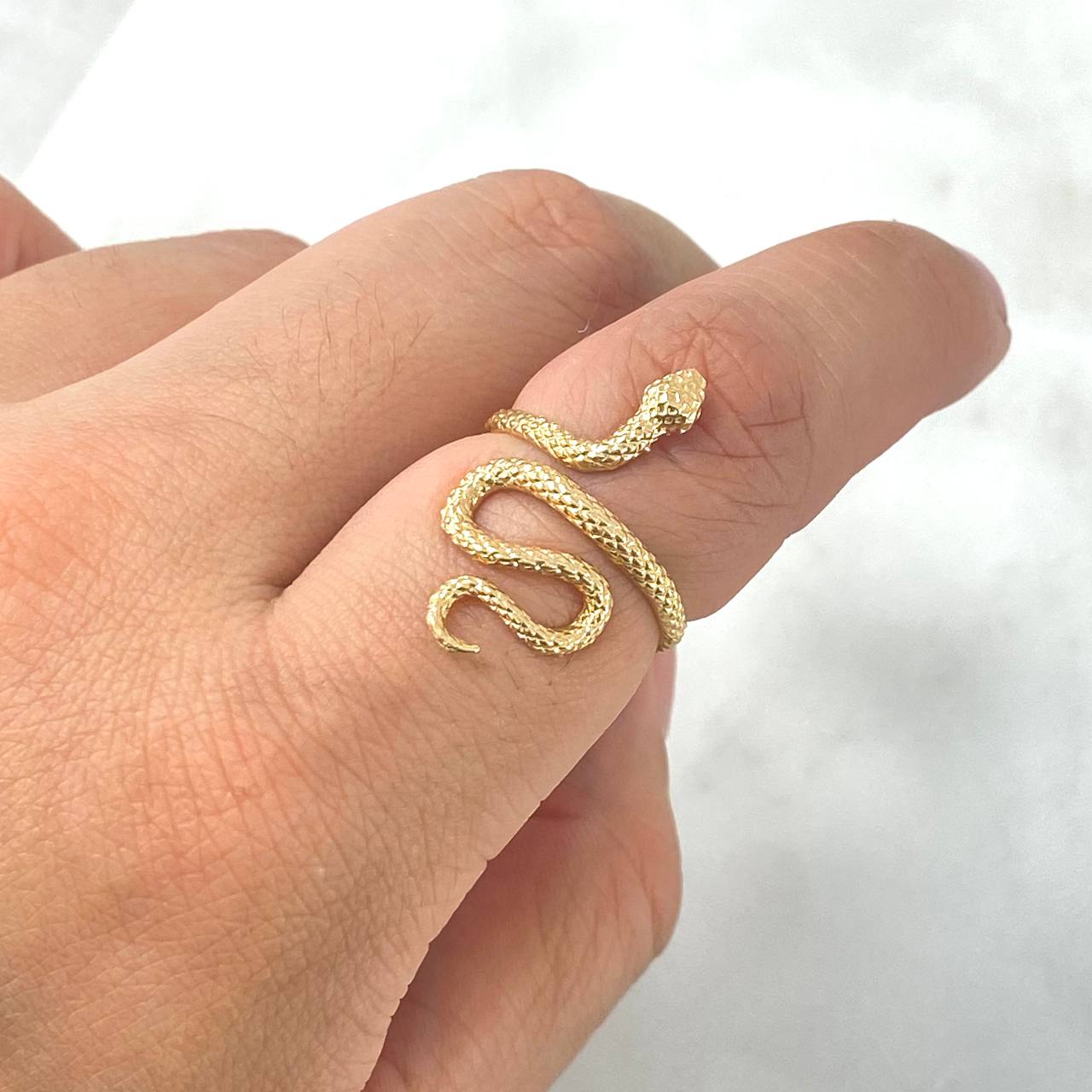 Anillo Serpiente 3.7gr / T7 3/4 / Texturizada Oro Amarillo ©