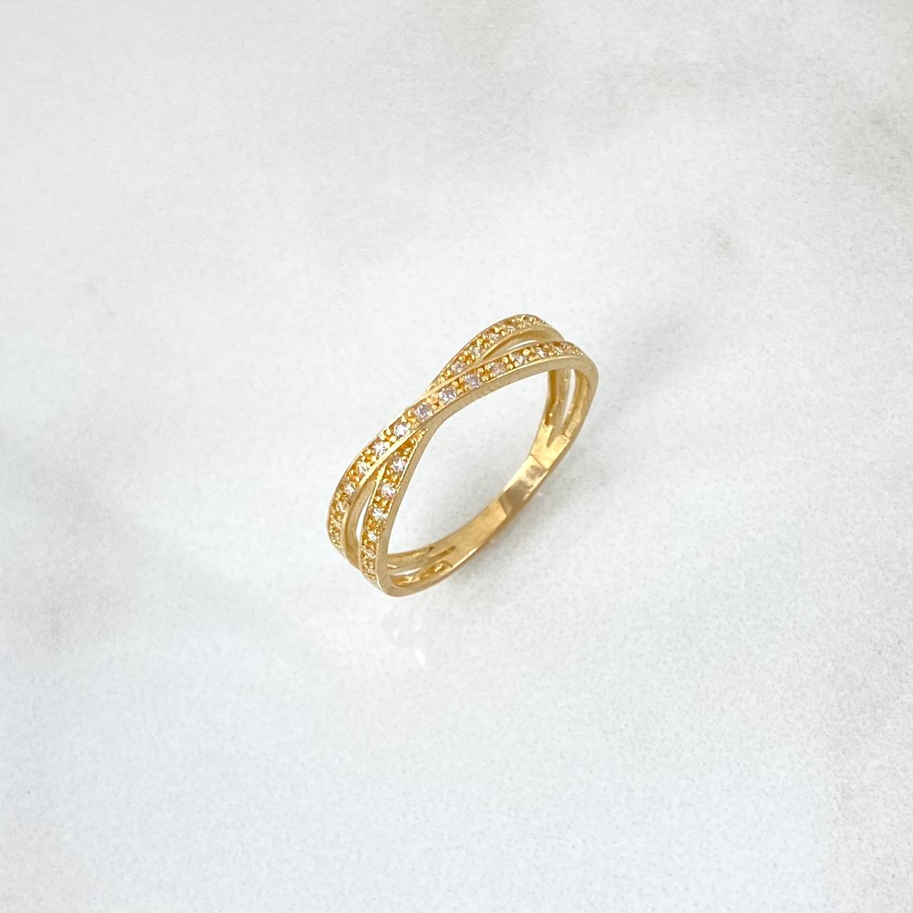 Anillo Lineas Cruzadas 2.45gr / T5 3/4 / Circones Blancos Oro Amarillo 18K *