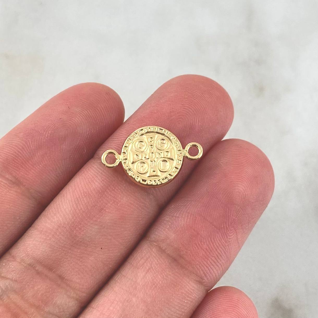 Herraje San Benito 0.4gr / 1.5cm / Oro Amarillo 18K