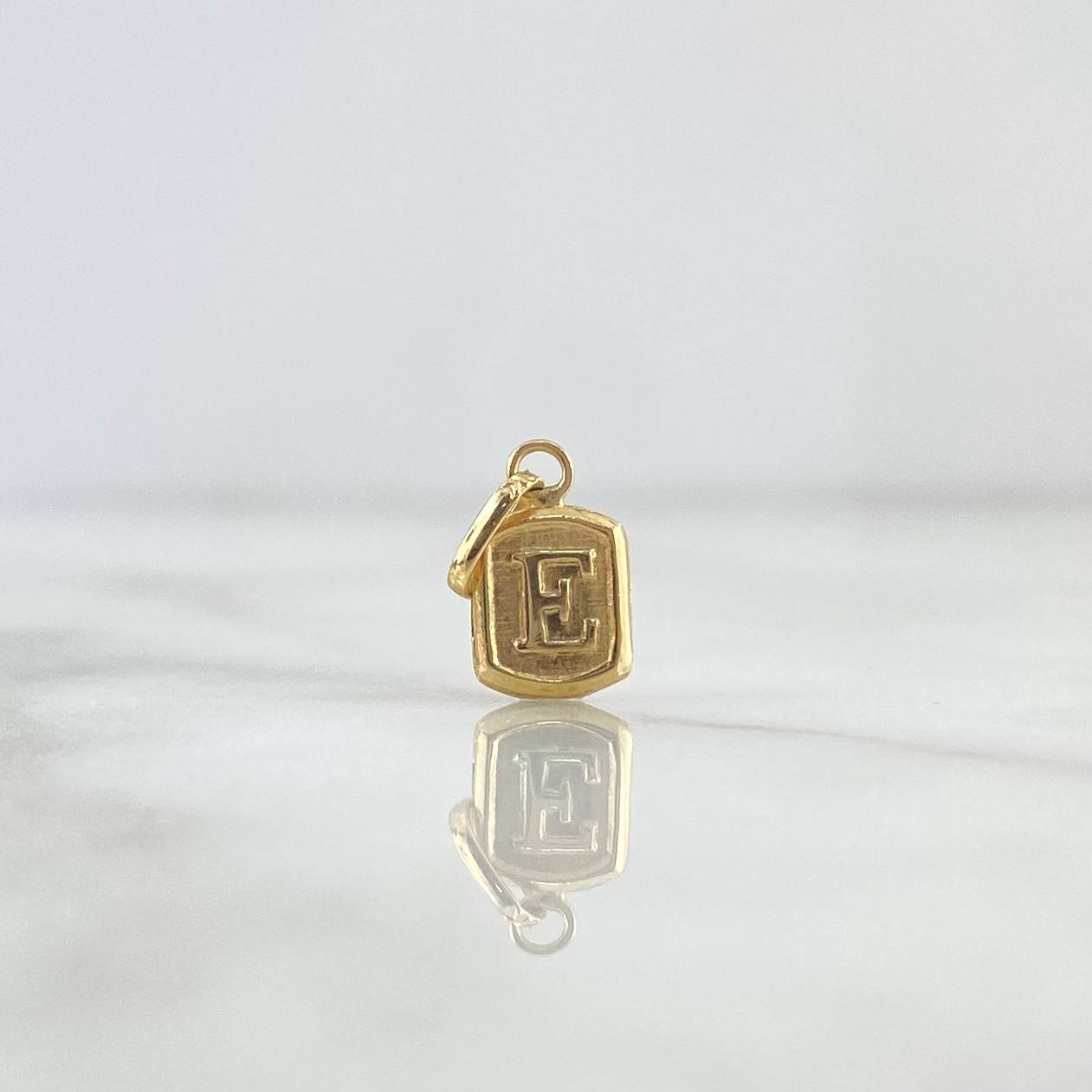 Dije Marco Letra E 0.3gr / 1.6cm / Oro Amarillo