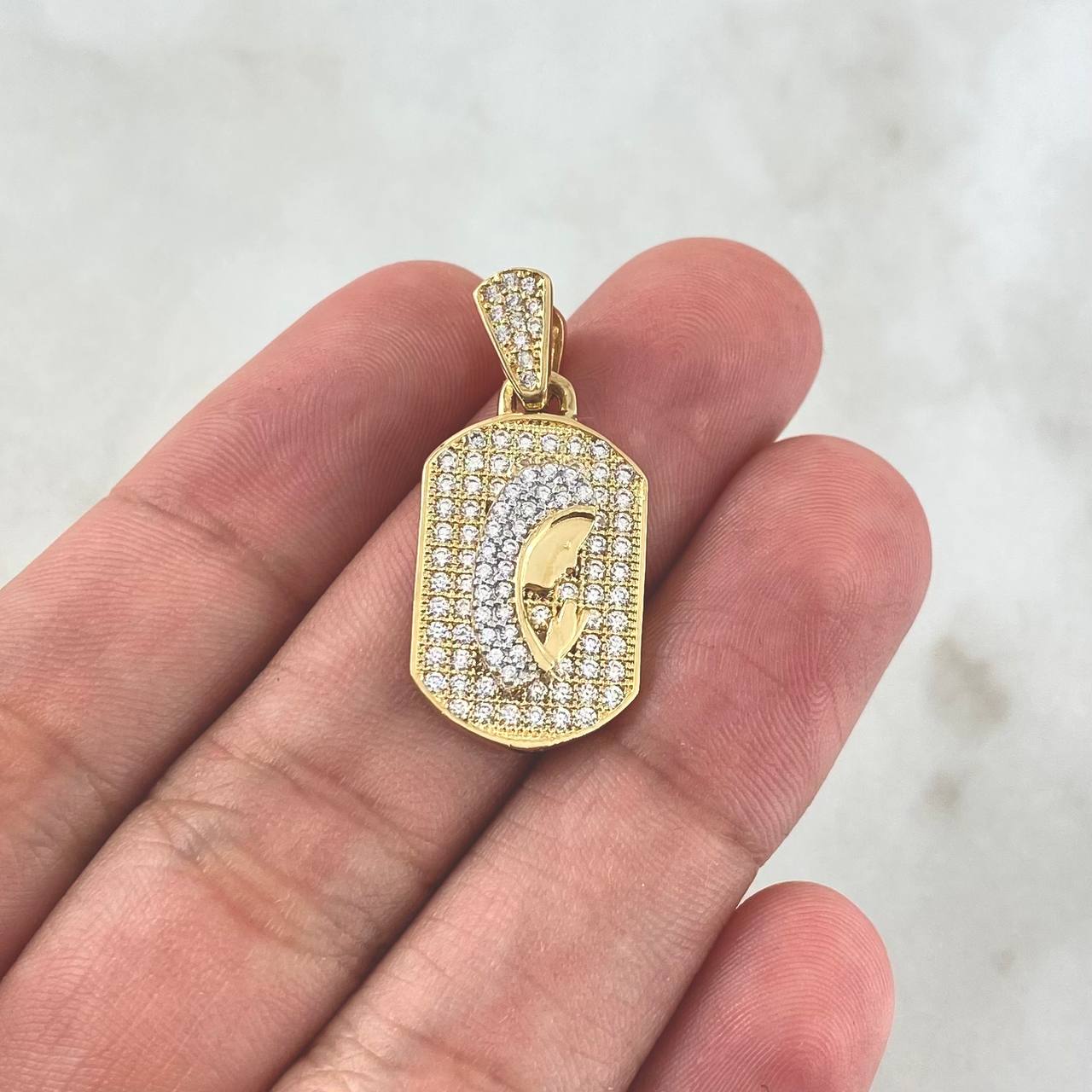 Dije Placa Virgen Maria 4.4gr / 2.8cm / Circones Blancos Oro Amarillo