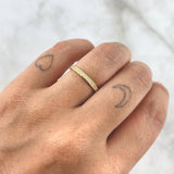Anillo Medio Carril 1.45gr / T5 3/4 / Circones Blancos Oro Amarillo