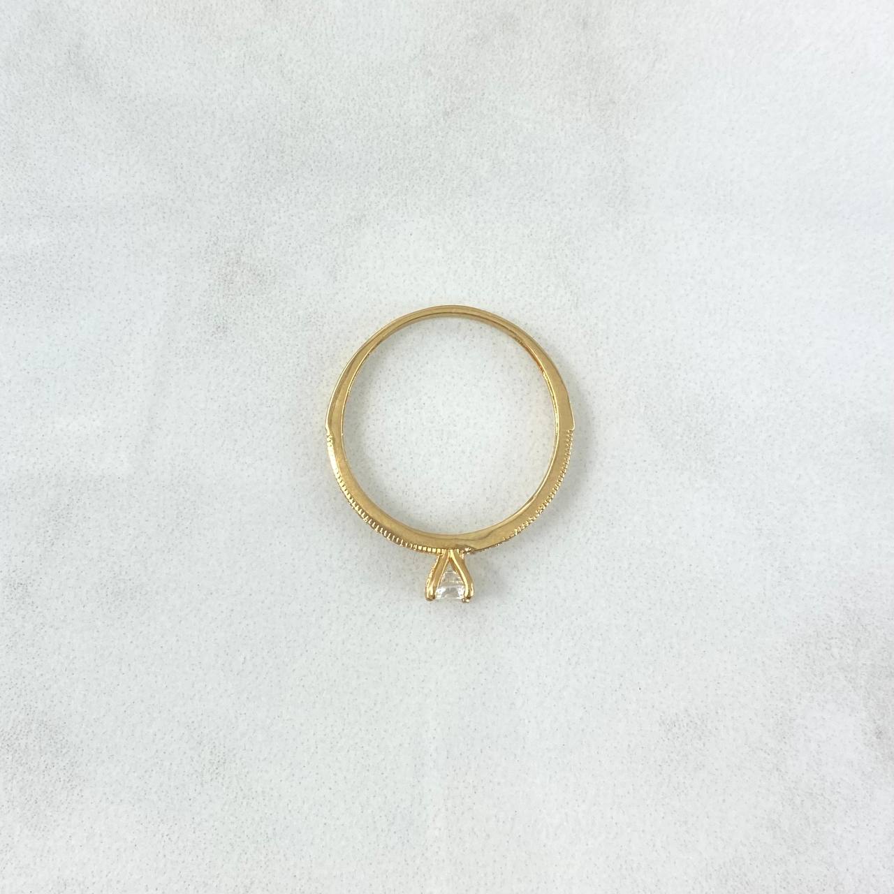 Anillo Solitario Carril 1.6gr / T7 / Circones Blancos Oro Amarillo