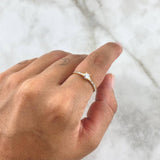 Anillo Solitario Carril Base Cuadrada 1.2gr / T7 / Circones Blancos Oro Amarillo