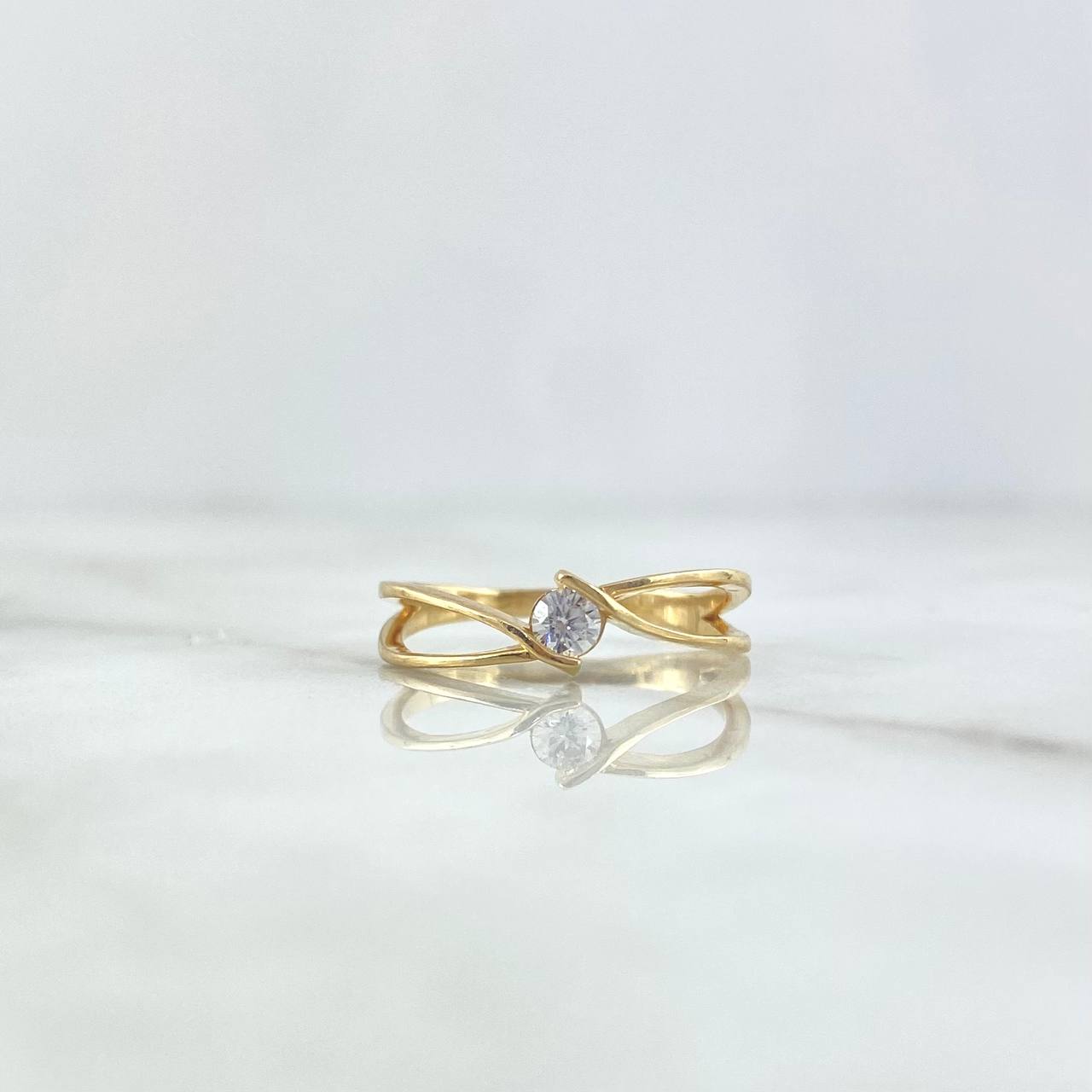 Anillo Solitario Abrazo Doble 2.35gr / T7 1/2 / Circon Blanco Oro Amarillo