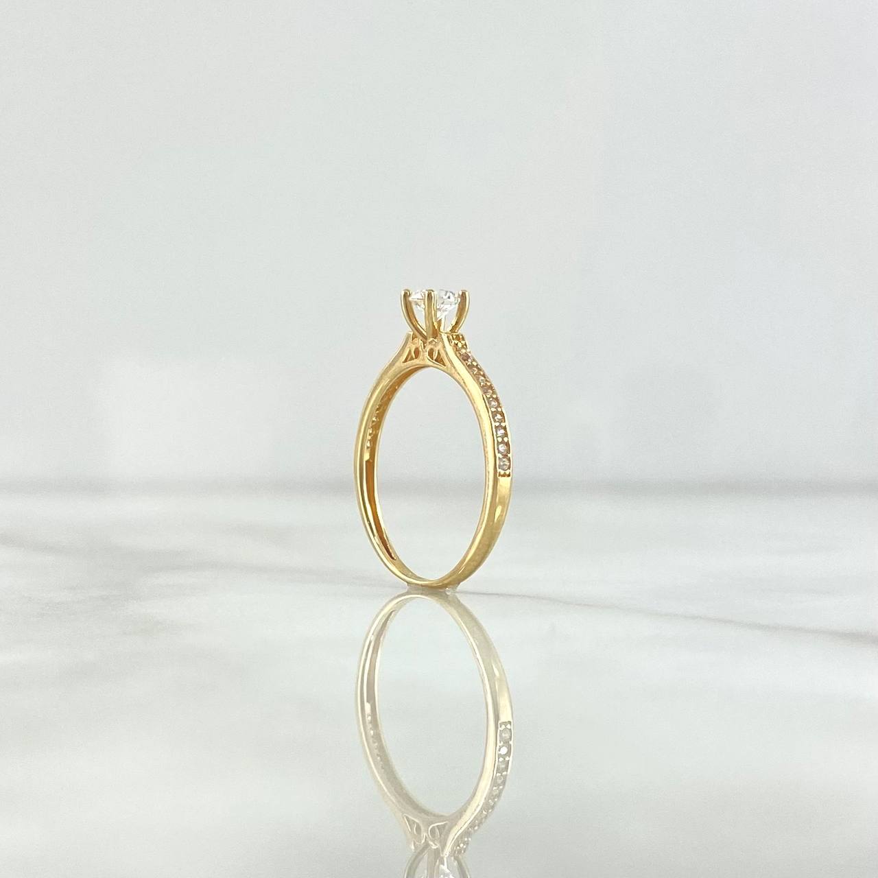 Anillo Solitario Churumbela Filigrana 1.55gr / T5 3/4 / Circones Blancos Oro Amarillo