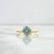 Anillo Solitario Flor Cuatro Petalos 2.4gr / T6 1/2 / Circones Blancos - Celestes Oro Amarillo