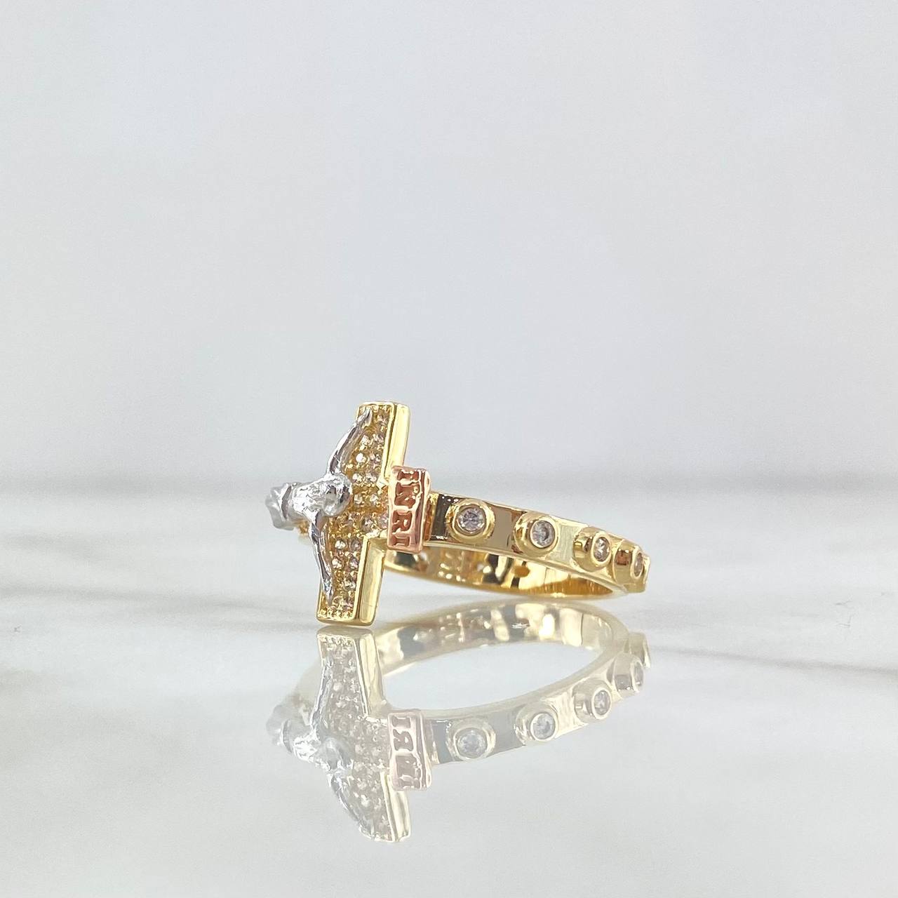 Anillo Cristo INRI 4.25gr / T8 1/4 / Esferas Circones Blancos Tres Oros ©