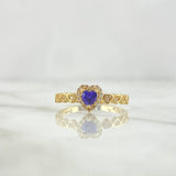 Anillo Solitario Linea de Corazones 2.5gr / T8 1/4 / Circones Blancos Y Morado Oro Amarillo