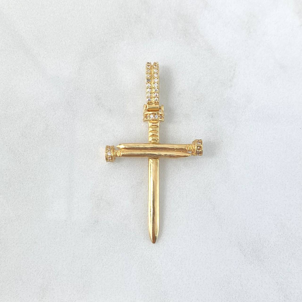 Dije Cruz Clavo 3.85gr / 4.6cm / Circones Blancos Oro Amarillo ©